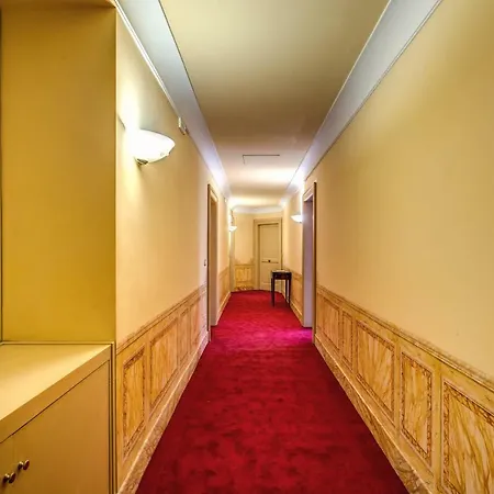 아파트 Huge Elegant Flat In Vatican Area